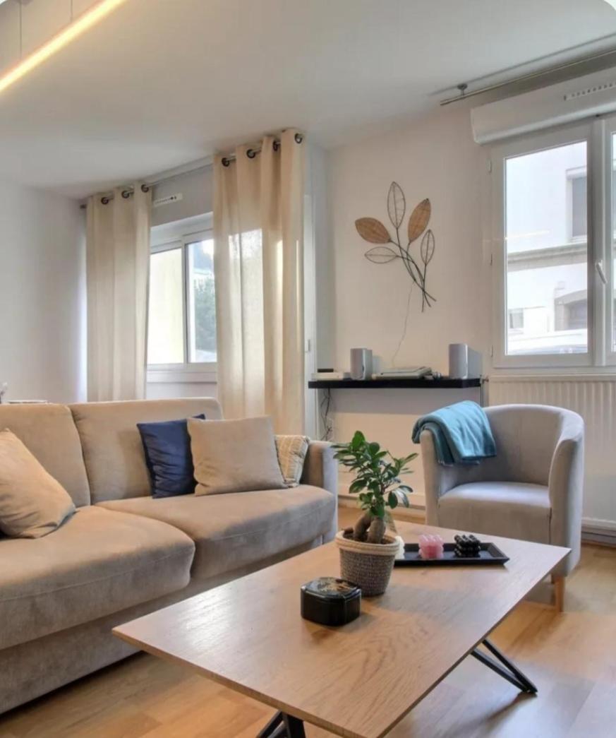Appartement Hyper Centre Avec Garage Prive كونكارنو المظهر الخارجي الصورة
